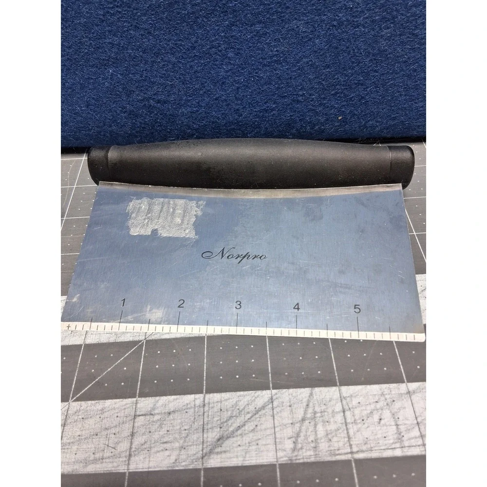 Norpro Bench Scraper‎ Silver Stainless Steel 6 Inch Blade Black Handle